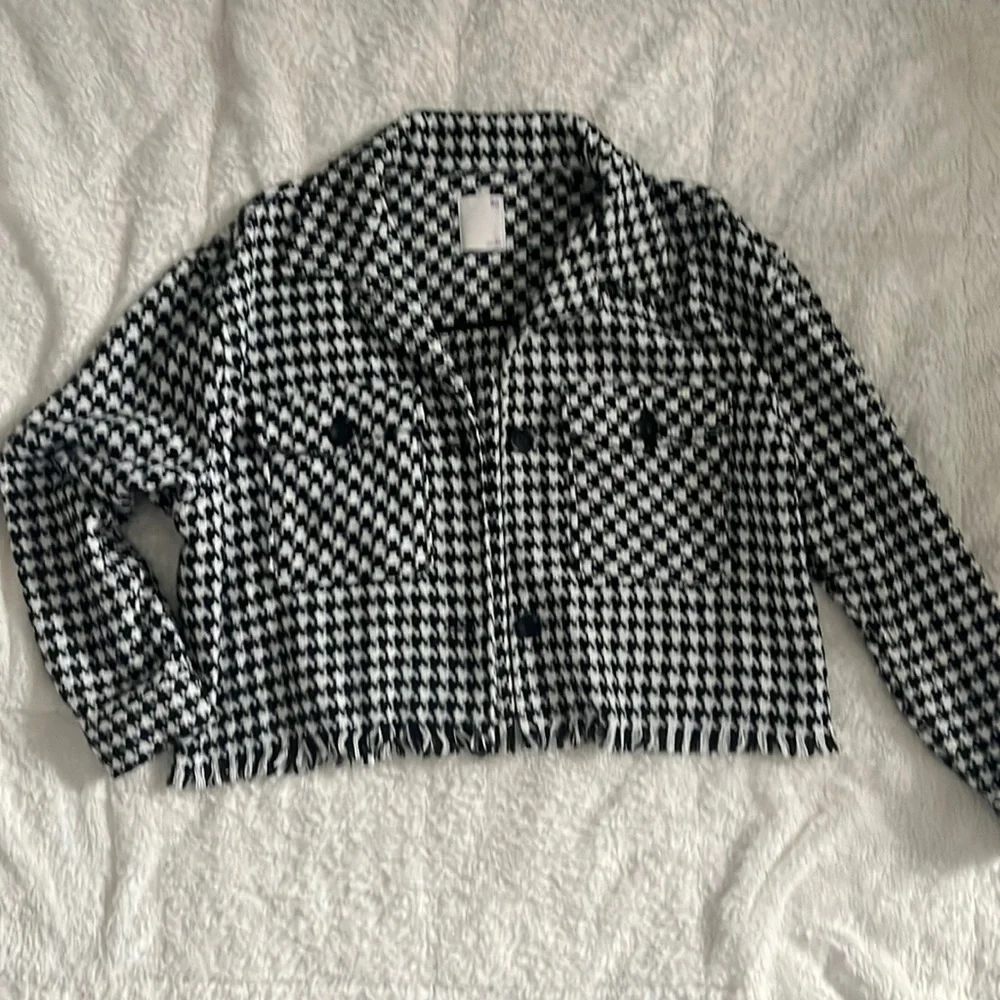 Houndstooth Cropped Jacket - Picture 2 of 3